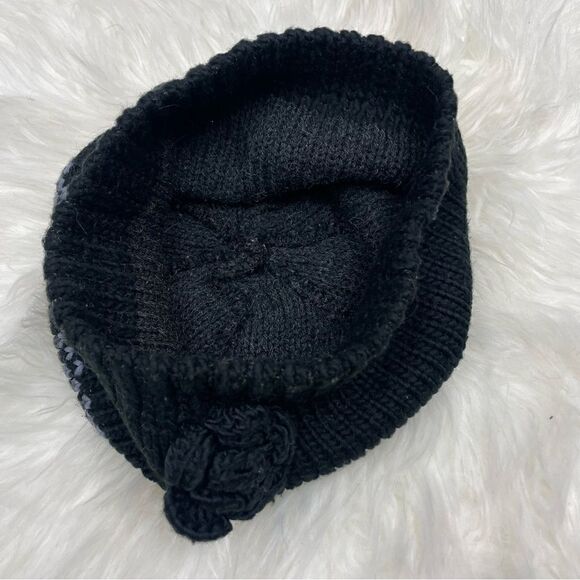 Black beanie with heart and flower details kids / adult - Picture 5 of 5